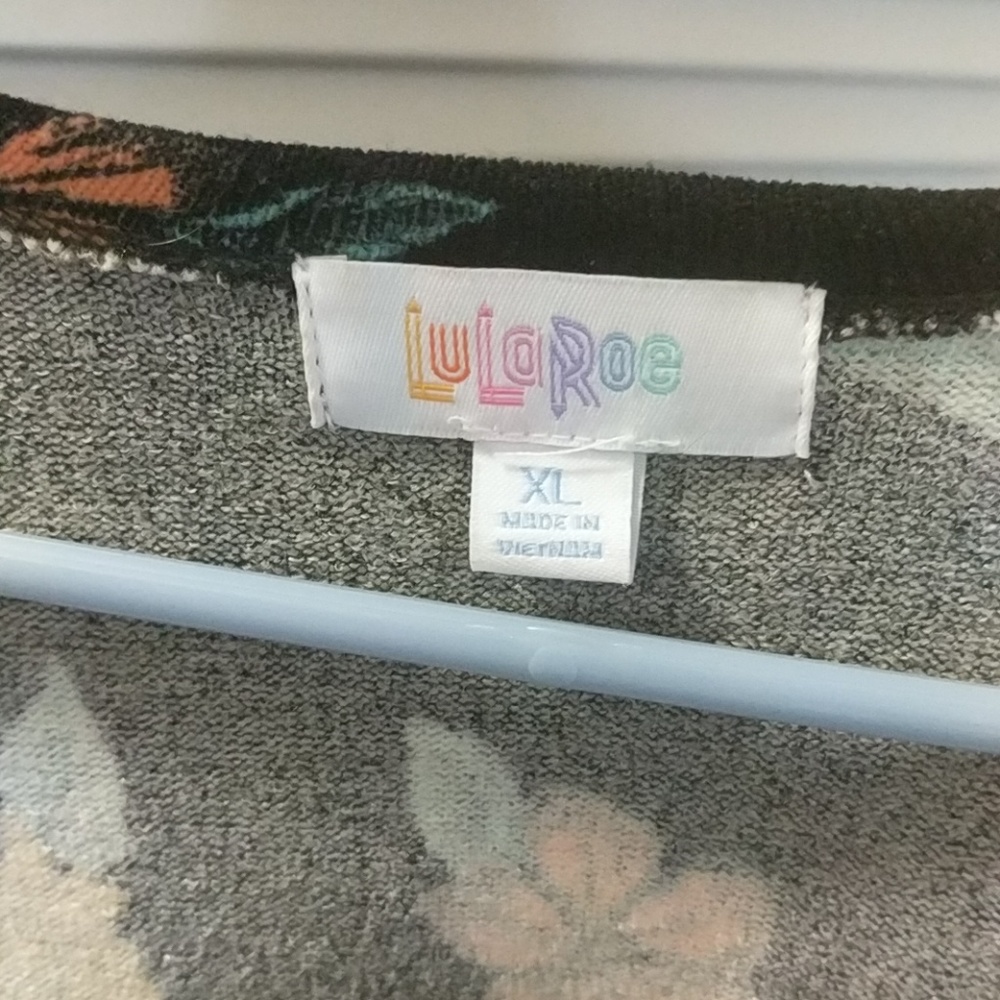 Sarah lularoe - Picture 4 of 4